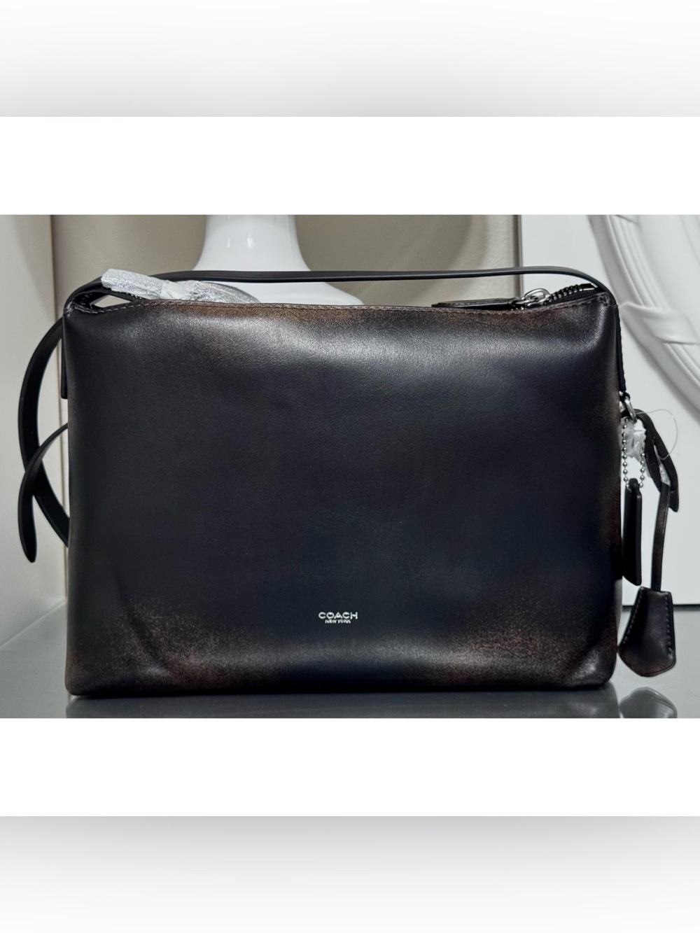 COACH Mott Messenger Bag 33
In Loved Leather, BLACK/LIGHT TAN